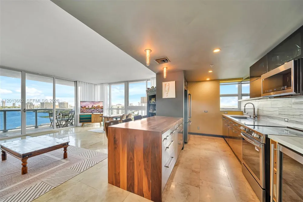 7929 West Dr #1501 North Bay Village, FL 33141