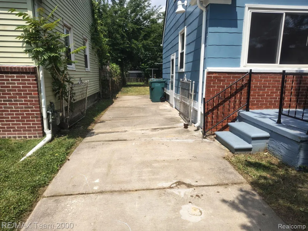 1828 Garfield Avenue Lincoln Park City, MI 48146