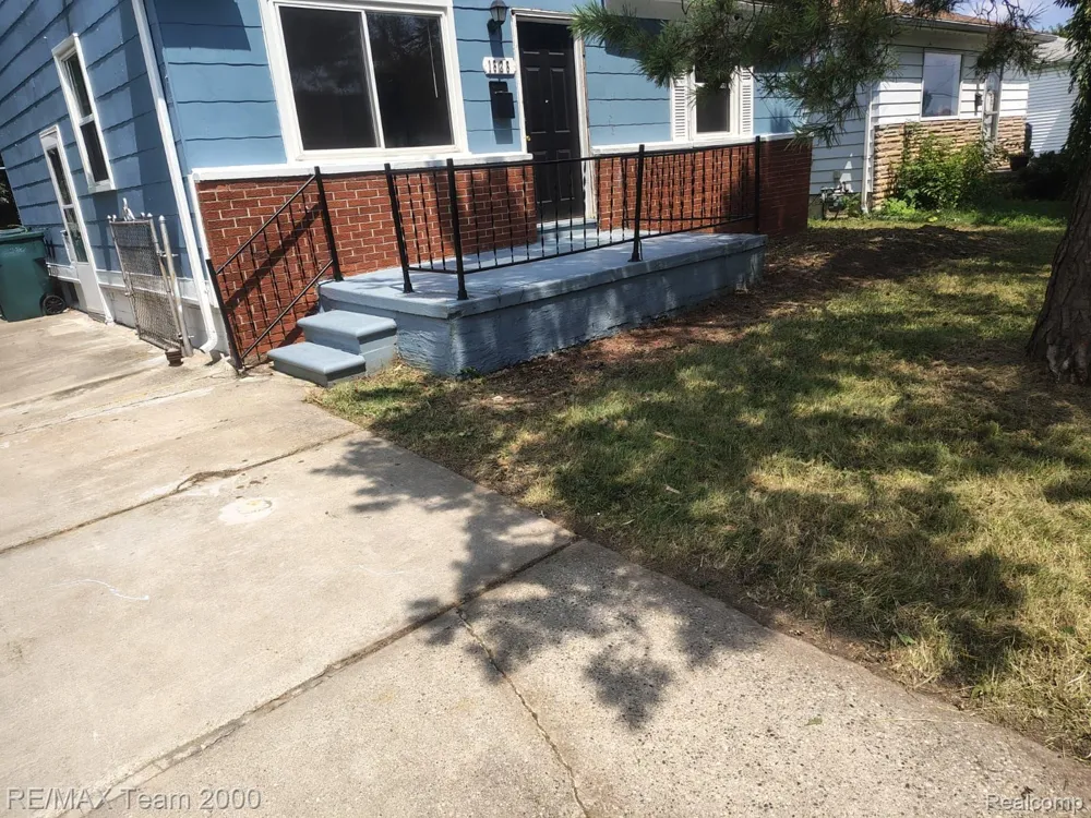 1828 Garfield Avenue Lincoln Park City, MI 48146