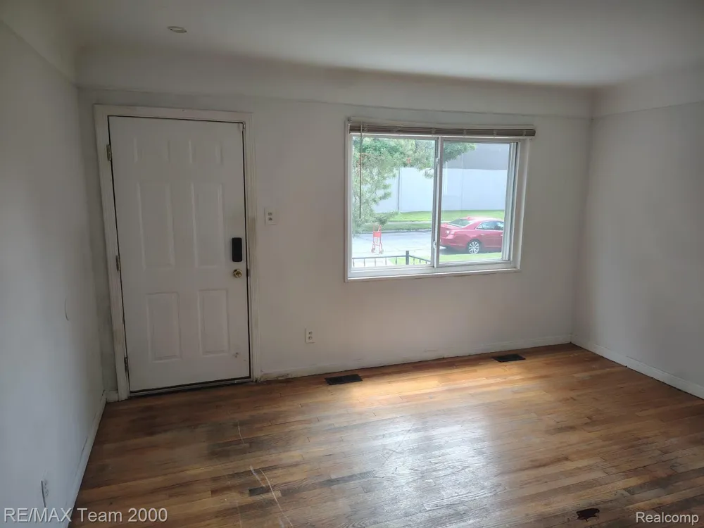 1828 Garfield Avenue Lincoln Park City, MI 48146