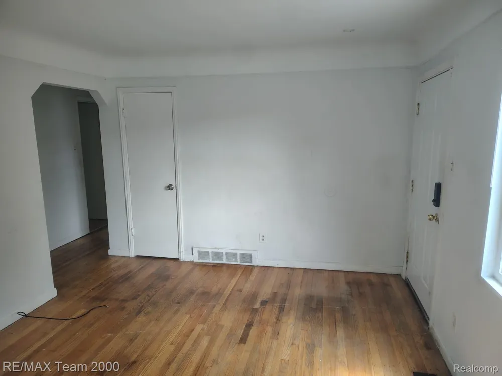 1828 Garfield Avenue Lincoln Park City, MI 48146