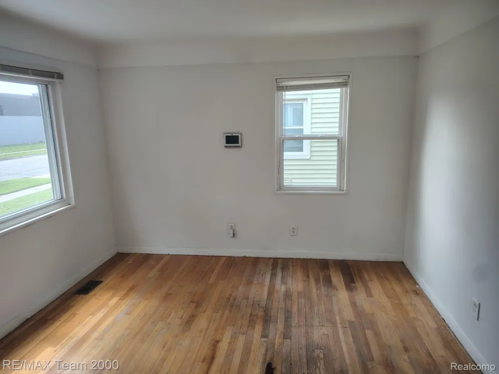 1828 Garfield Avenue Lincoln Park City, MI 48146
