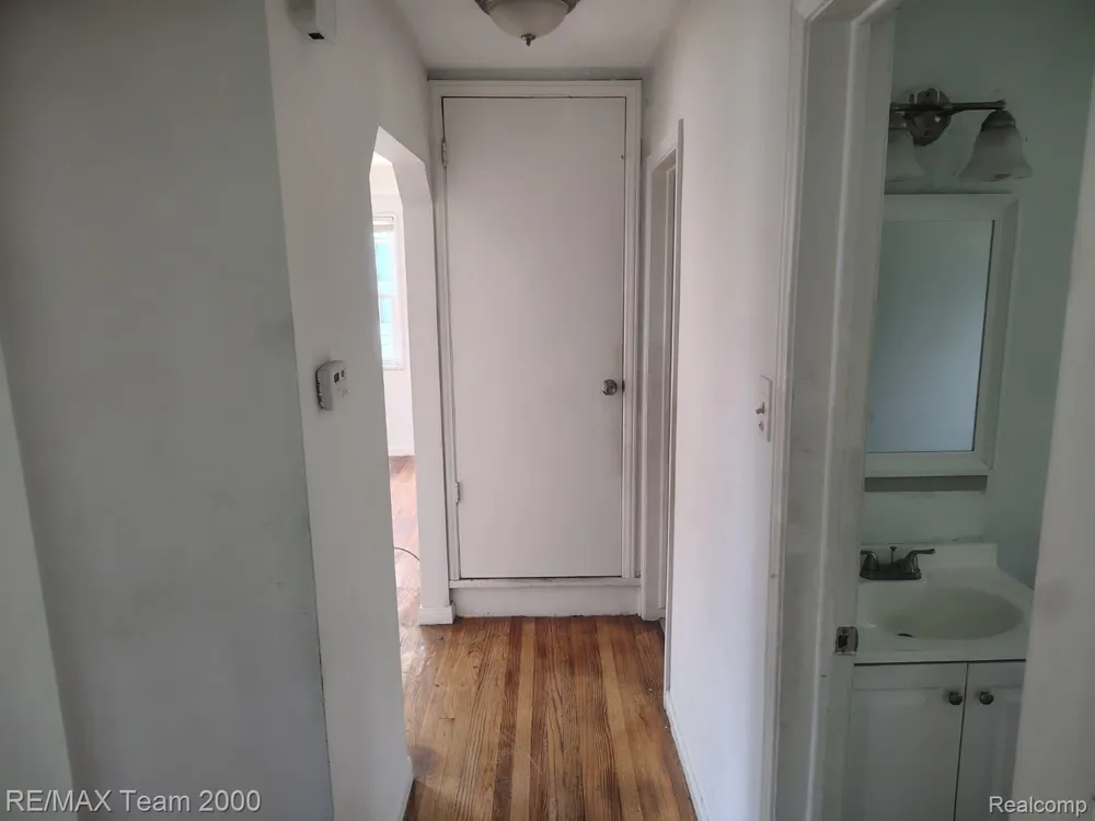 1828 Garfield Avenue Lincoln Park City, MI 48146