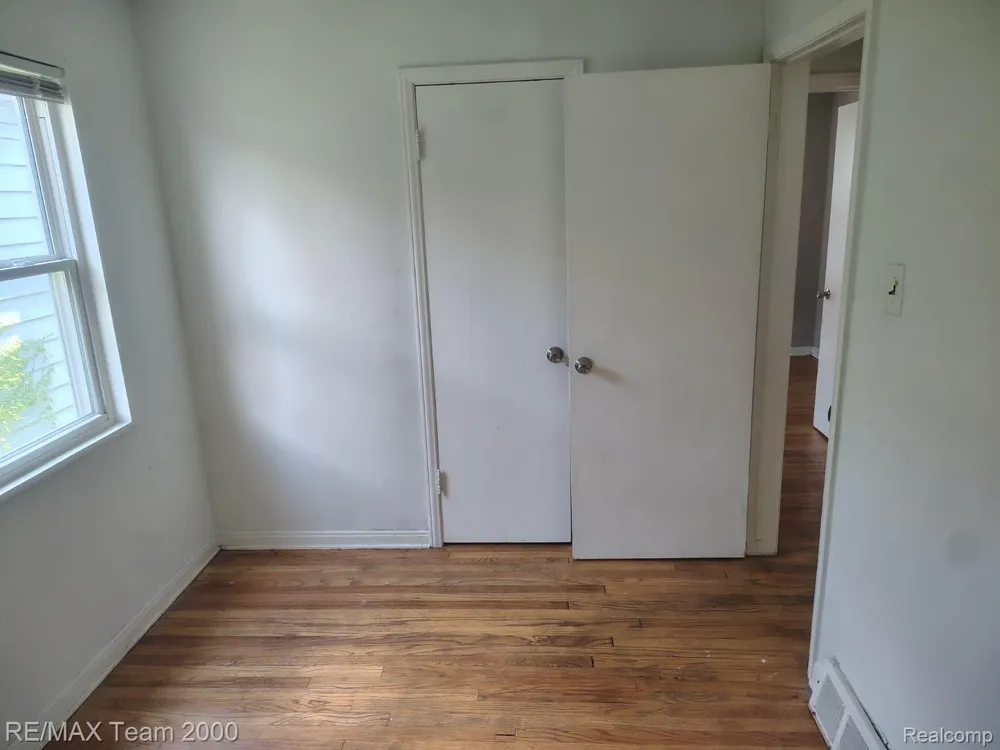 1828 Garfield Avenue Lincoln Park City, MI 48146