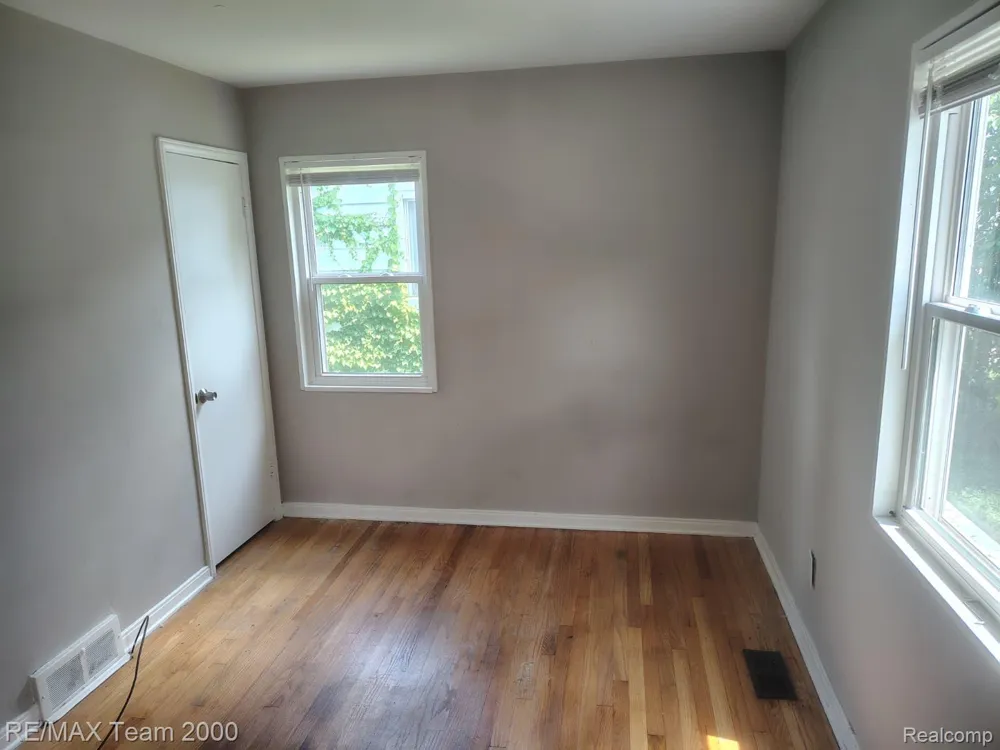1828 Garfield Avenue Lincoln Park City, MI 48146