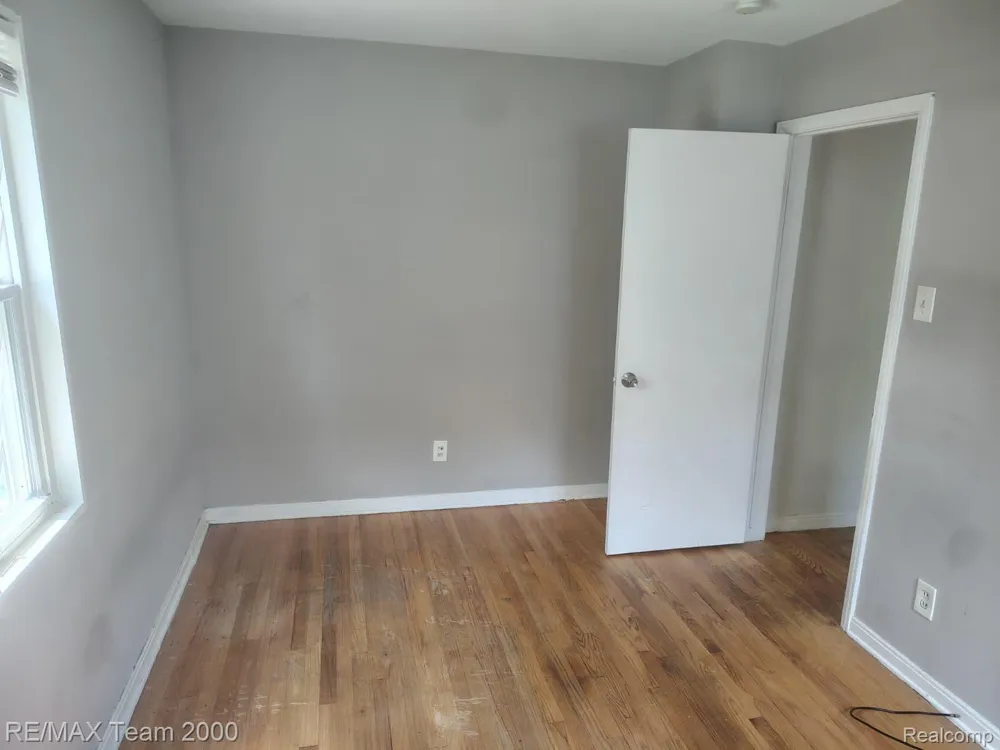 1828 Garfield Avenue Lincoln Park City, MI 48146