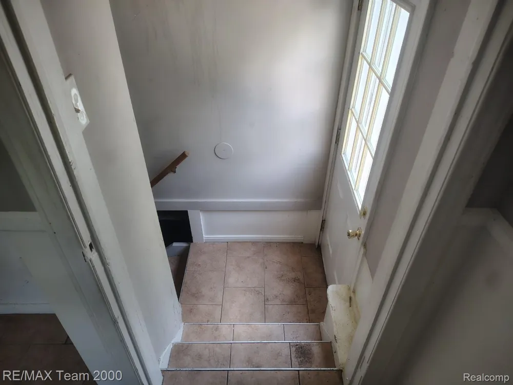1828 Garfield Avenue Lincoln Park City, MI 48146