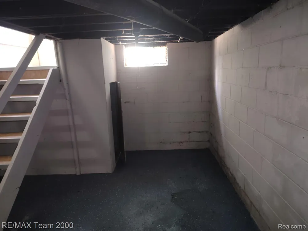 1828 Garfield Avenue Lincoln Park City, MI 48146