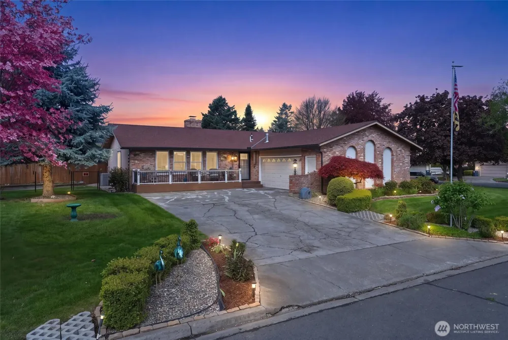 353 SE Highland Park Drive College Place, WA 99324