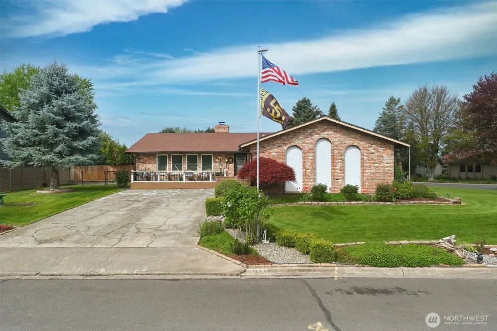 353 SE Highland Park Drive College Place, WA 99324