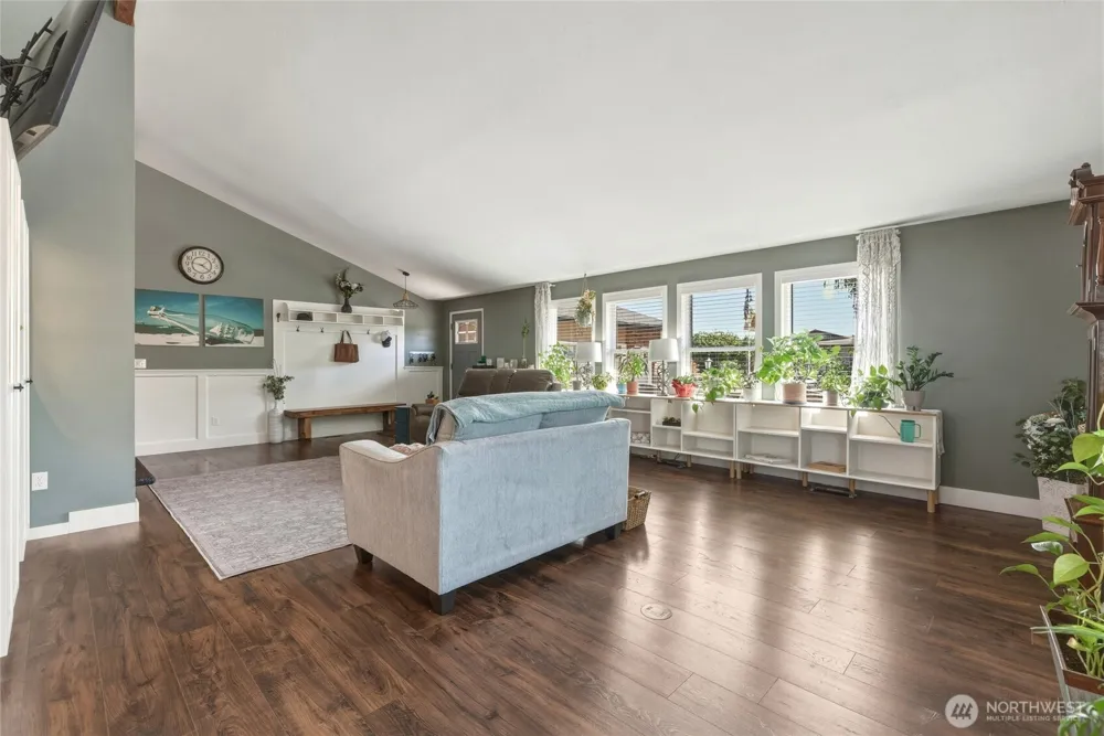 353 SE Highland Park Drive College Place, WA 99324