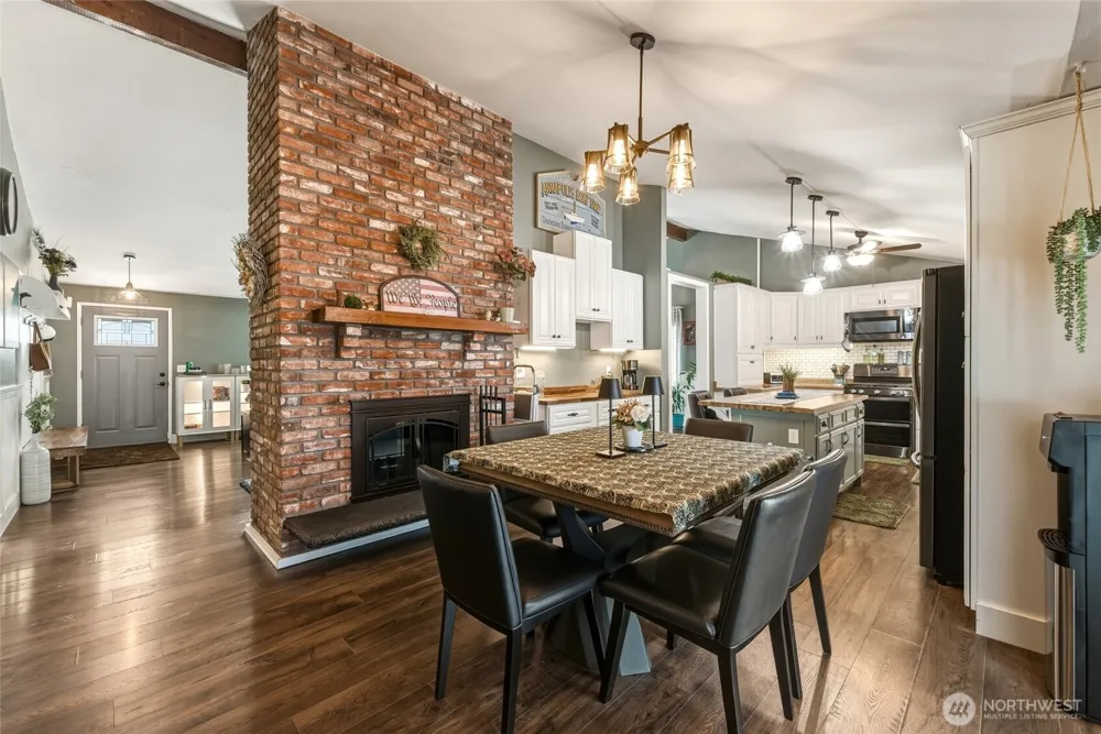 353 SE Highland Park Drive College Place, WA 99324