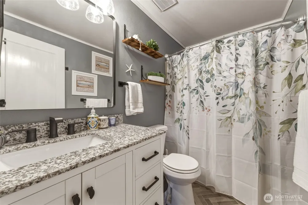 353 SE Highland Park Drive College Place, WA 99324