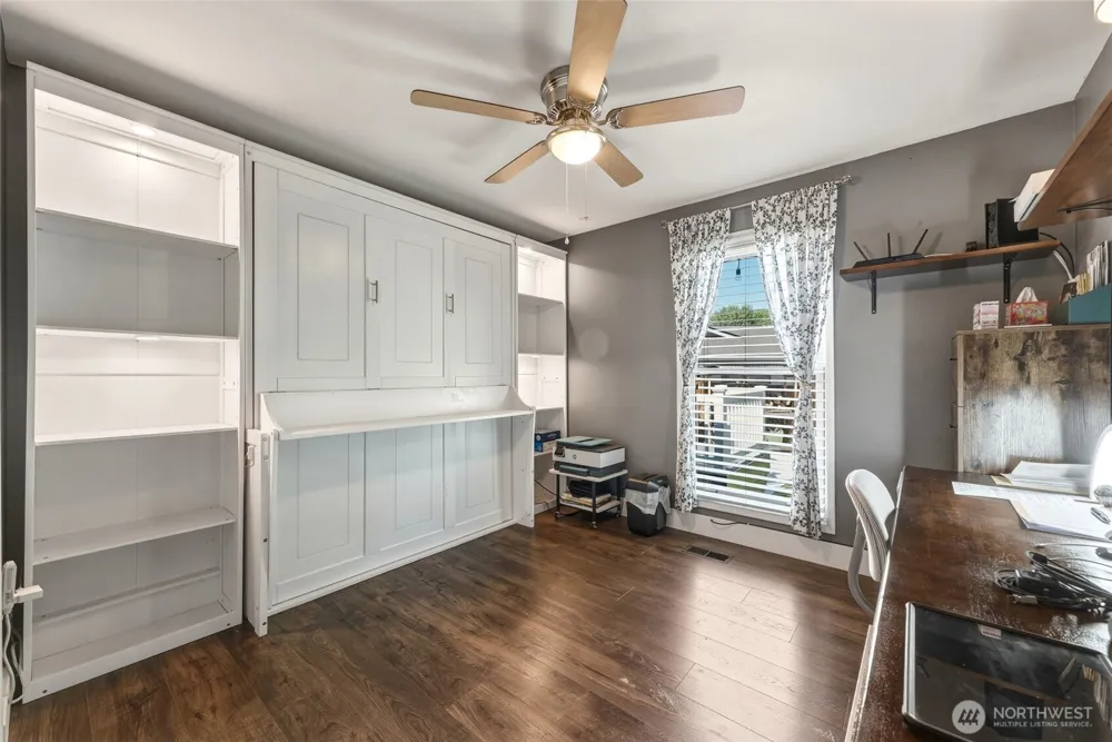 353 SE Highland Park Drive College Place, WA 99324