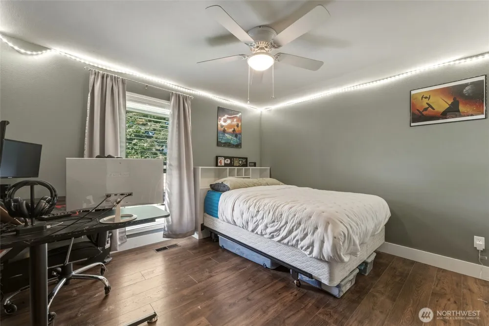353 SE Highland Park Drive College Place, WA 99324