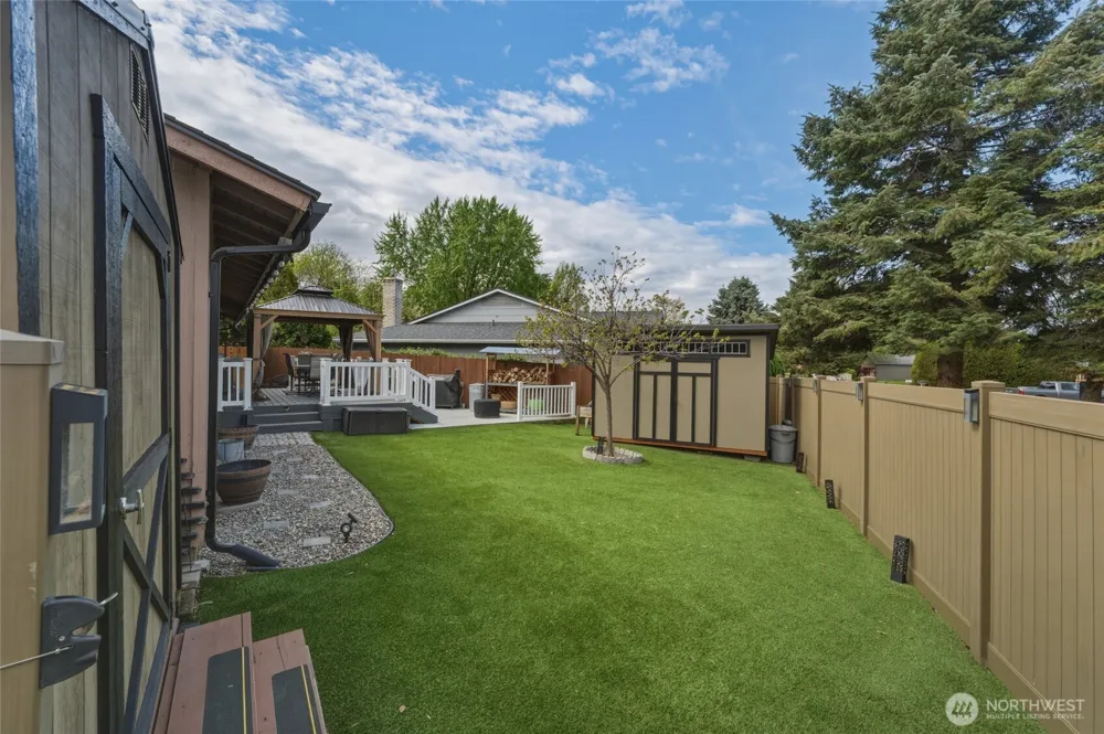 353 SE Highland Park Drive College Place, WA 99324