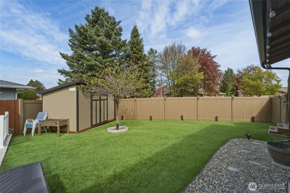 353 SE Highland Park Drive College Place, WA 99324