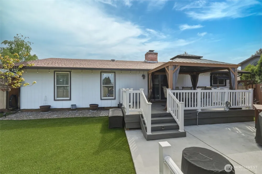 353 SE Highland Park Drive College Place, WA 99324
