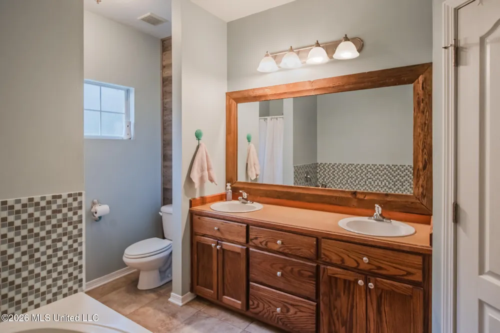 21645 E Ridge Drive Saucier, MS 39574