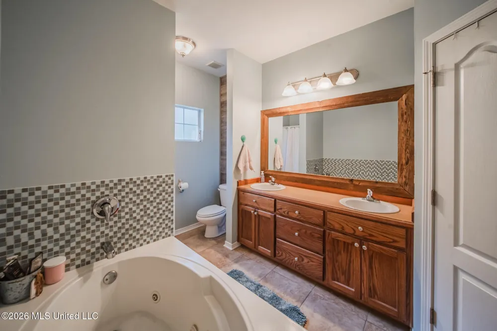 21645 E Ridge Drive Saucier, MS 39574