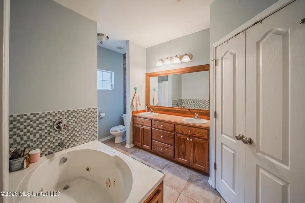 21645 E Ridge Drive Saucier, MS 39574