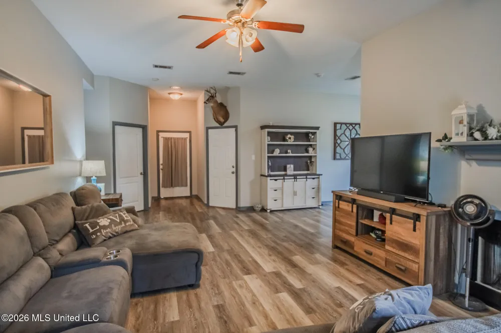 21645 E Ridge Drive Saucier, MS 39574