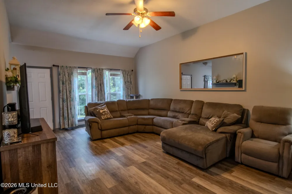 21645 E Ridge Drive Saucier, MS 39574