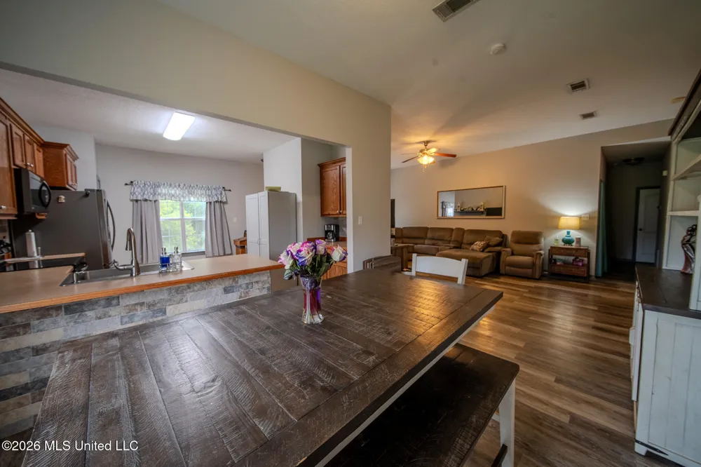21645 E Ridge Drive Saucier, MS 39574