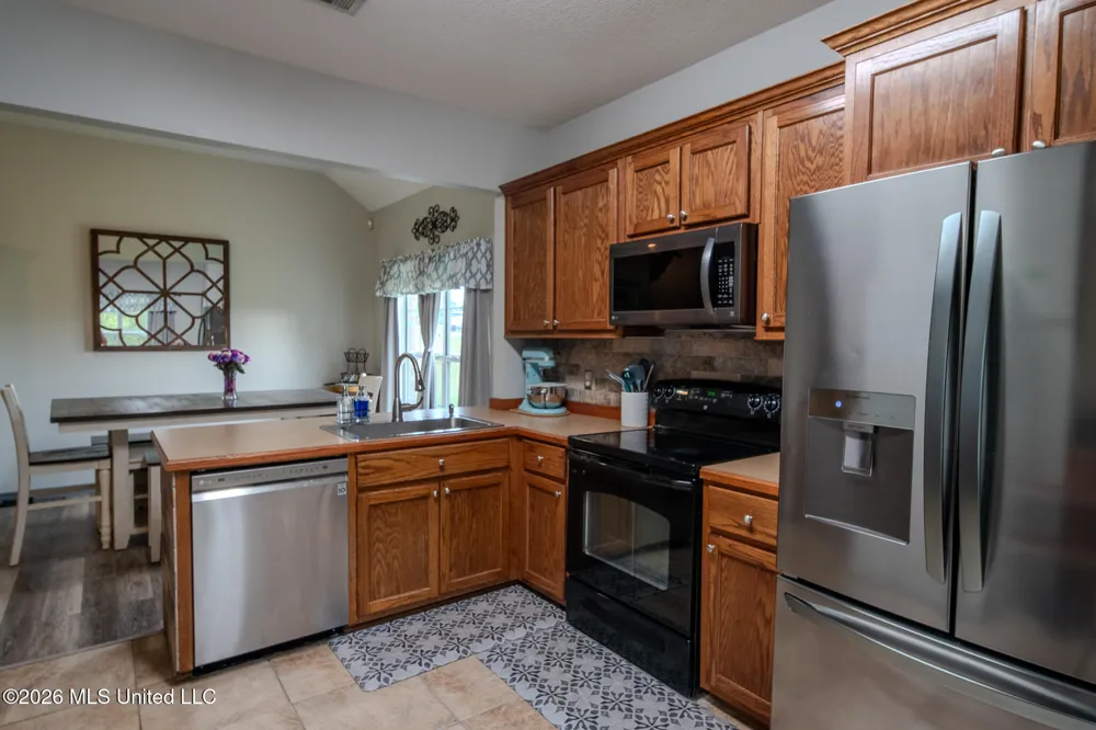 21645 E Ridge Drive Saucier, MS 39574