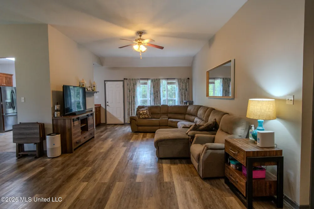 21645 E Ridge Drive Saucier, MS 39574