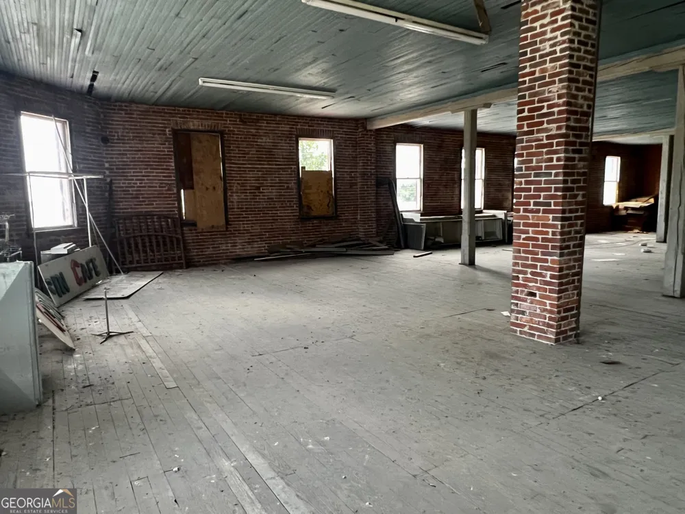 140 Montgomery ST Toomsboro, GA 31090