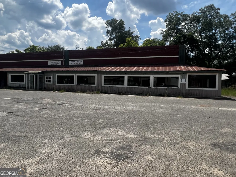 140 Montgomery ST Toomsboro, GA 31090