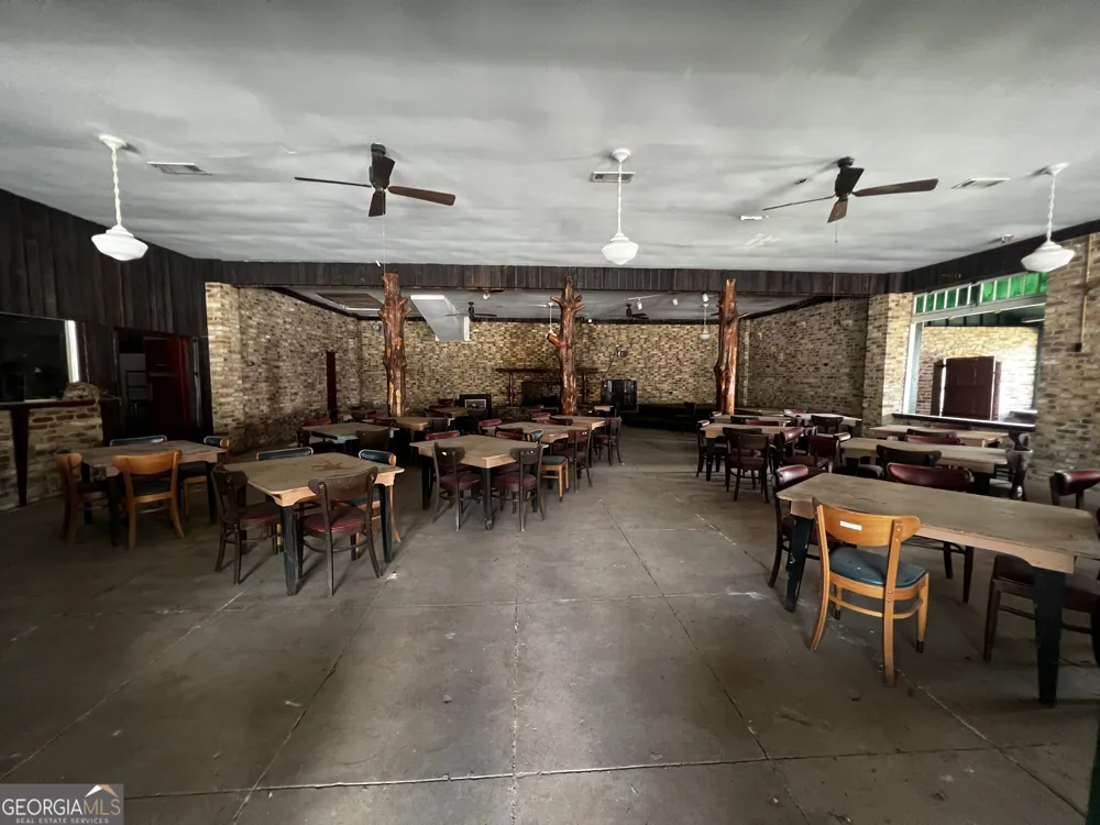 140 Montgomery ST Toomsboro, GA 31090