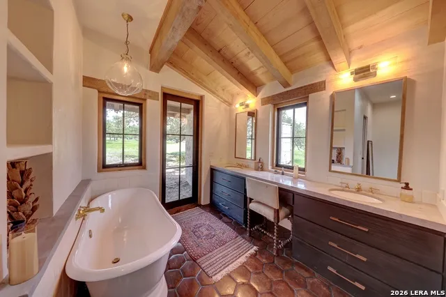 2178 S RANCH ROAD 783 Harper, TX 78631