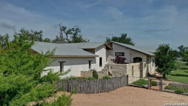 2178 S RANCH ROAD 783 Harper, TX 78631