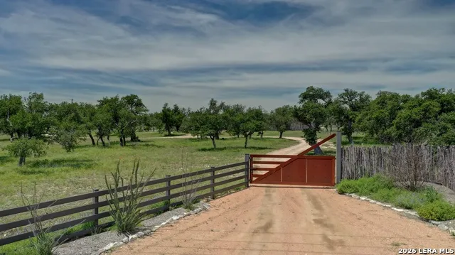 2178 S RANCH ROAD 783 Harper, TX 78631