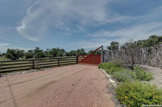 2178 S RANCH ROAD 783 Harper, TX 78631