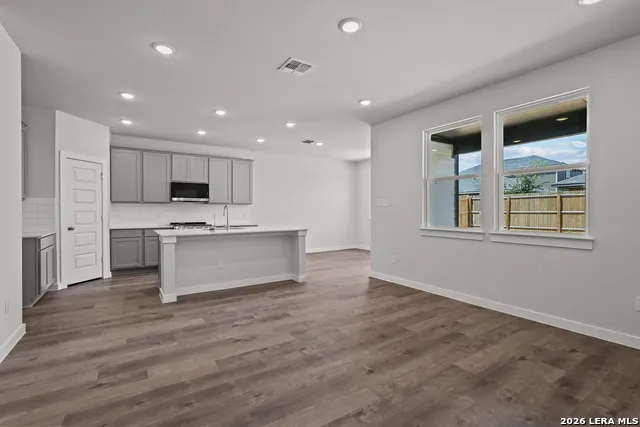 2528 Heritance Pass Seguin, TX 78155