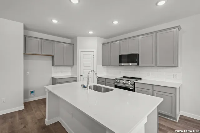 2528 Heritance Pass Seguin, TX 78155