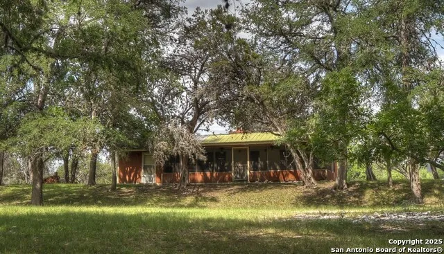 154 Weston Leakey, TX 78873