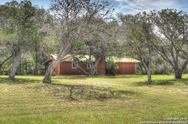 154 Weston Leakey, TX 78873