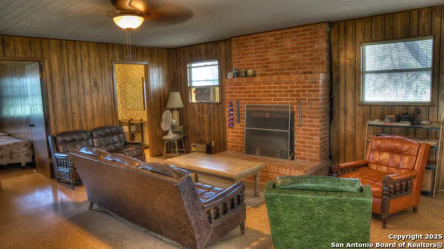 154 Weston Leakey, TX 78873