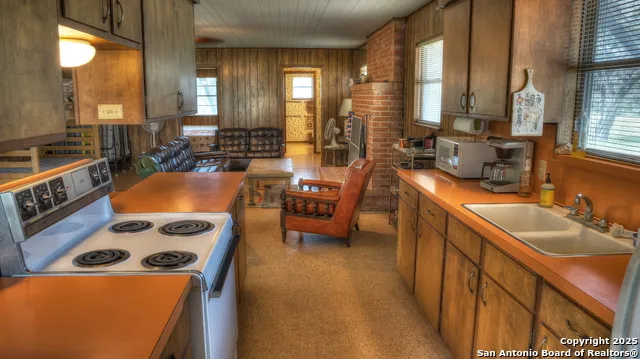 154 Weston Leakey, TX 78873