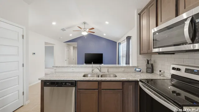 2513 Hiddenbrooke Trace Seguin, TX 78155