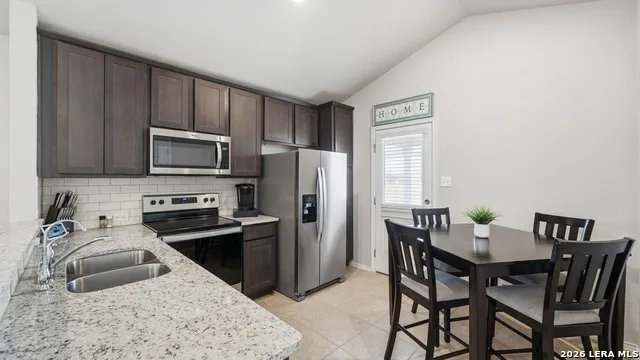 2513 Hiddenbrooke Trace Seguin, TX 78155