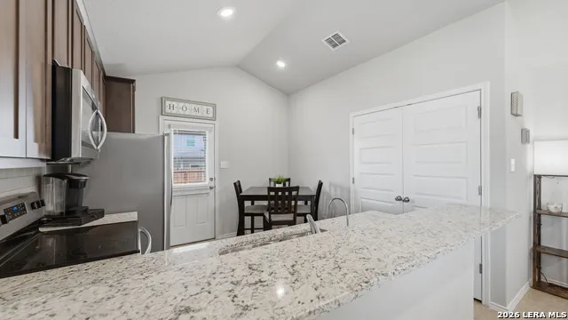 2513 Hiddenbrooke Trace Seguin, TX 78155