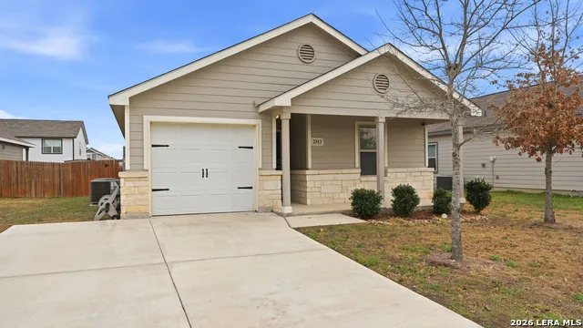 2513 Hiddenbrooke Trace Seguin, TX 78155