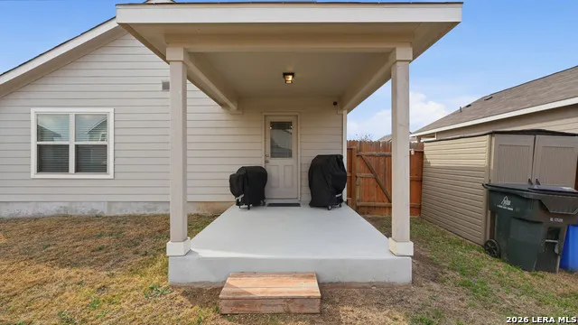 2513 Hiddenbrooke Trace Seguin, TX 78155