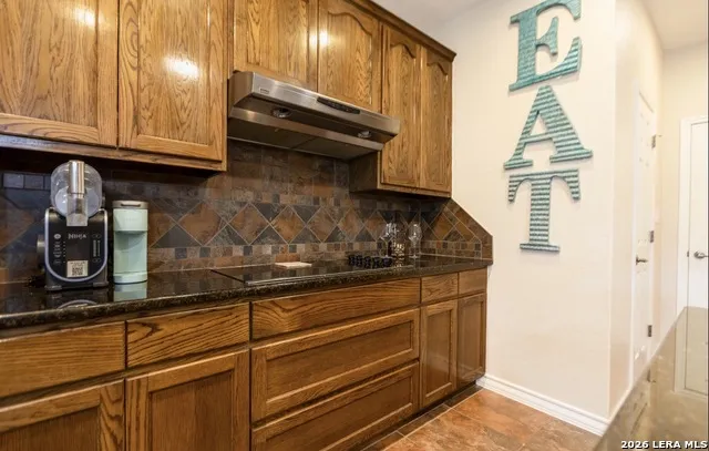 518 Jack Nickolaus Devine, TX 78016