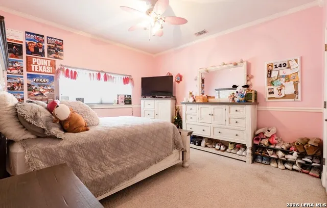 518 Jack Nickolaus Devine, TX 78016